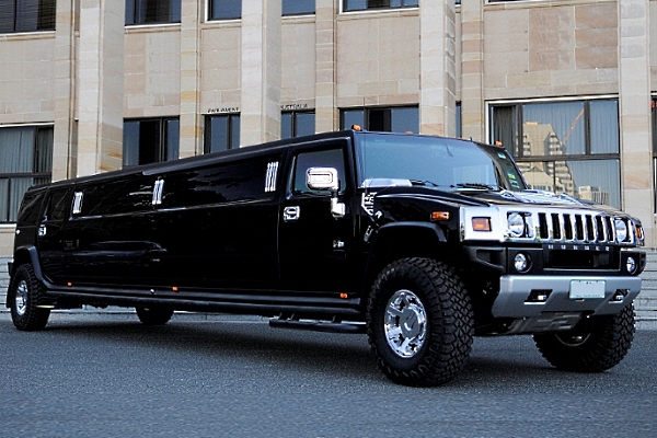 Luxury Black Hummer Limo in Budapest represents party limo culture.