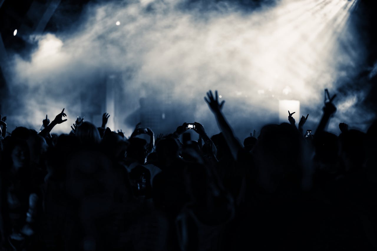 Clubbing vibes in Budapest represents why luxury transportation is a good choice for this kind of events.